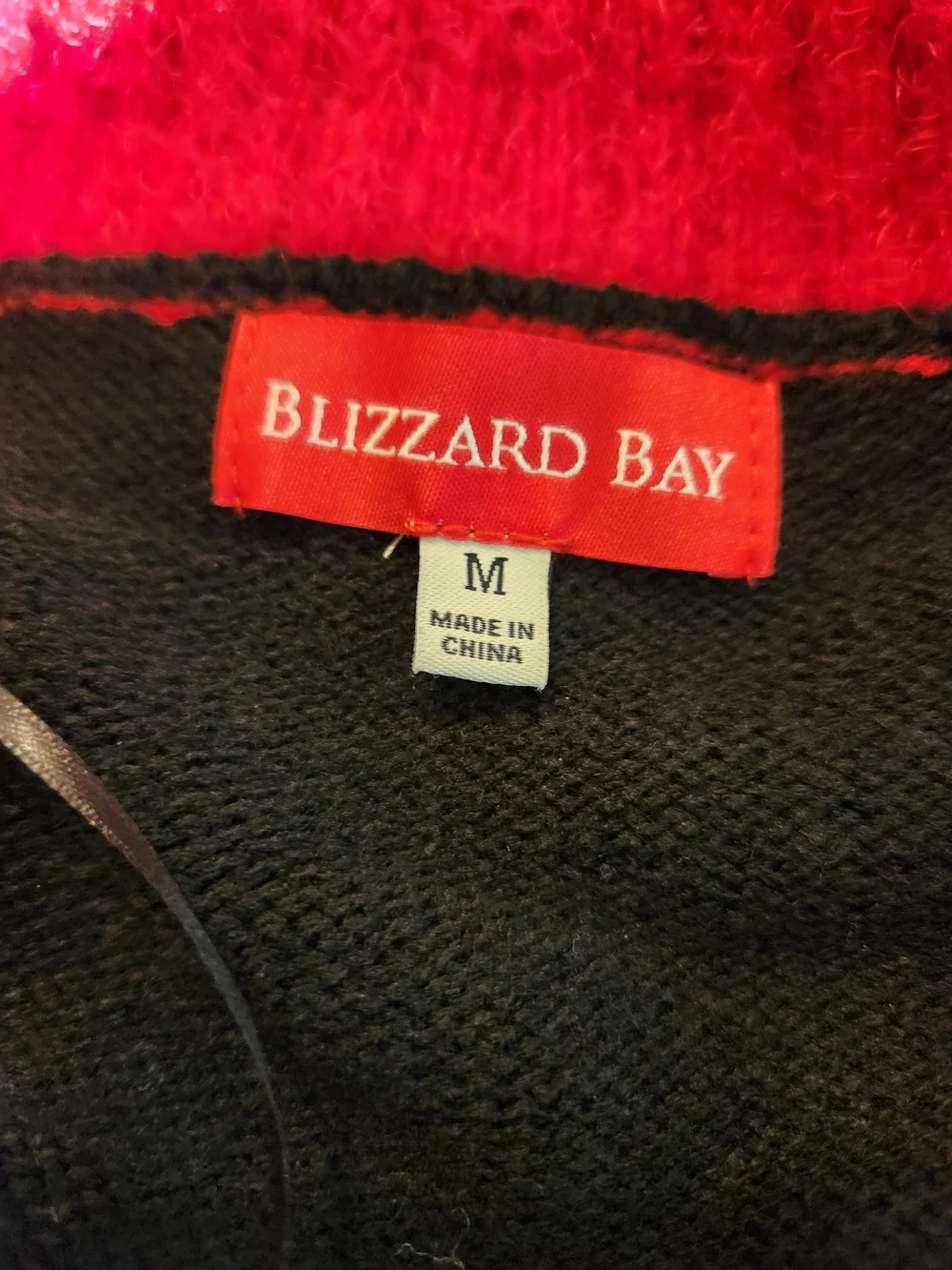 Blizzard bay Flamingo ho ho ho Black & Pink Holiday V‑Neck Sweater M